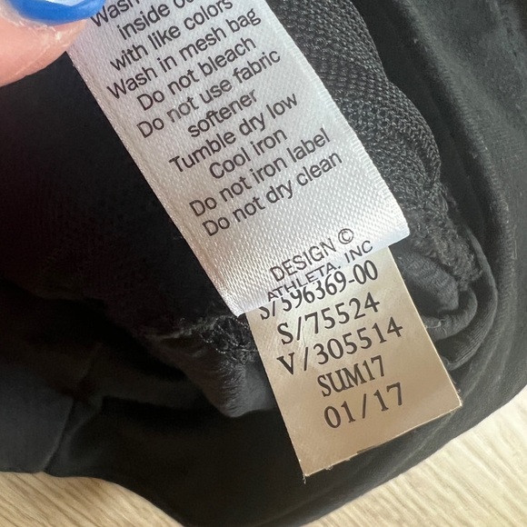 Athleta Trekkie Cargo Short 2 - Picture 5 of 6